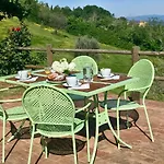 San Regolino Whit Private Pool فيلة *